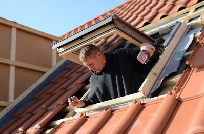 Pose de fenêtres de toit Velux à Trémargat